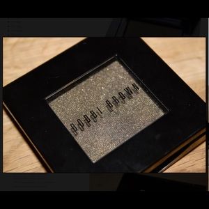 Bobbi Brown metallic eyeshadow OMBRE (Forest 6)